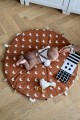 Mata edukacyjna z gryzakami - gąski na brązowym velvecie 